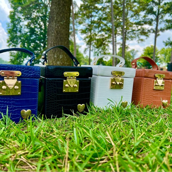 Crossbody bag - Picture 3 of 7